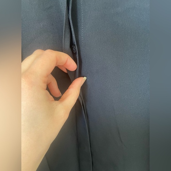 Tory Burch navy blue sleeveless bow blouse - Picture 8 of 9